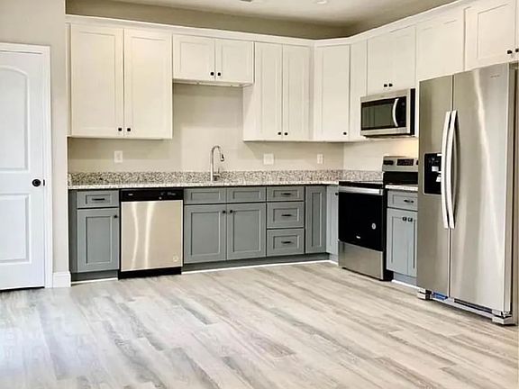 2nd image of 1100 Maid Marian Ln NE