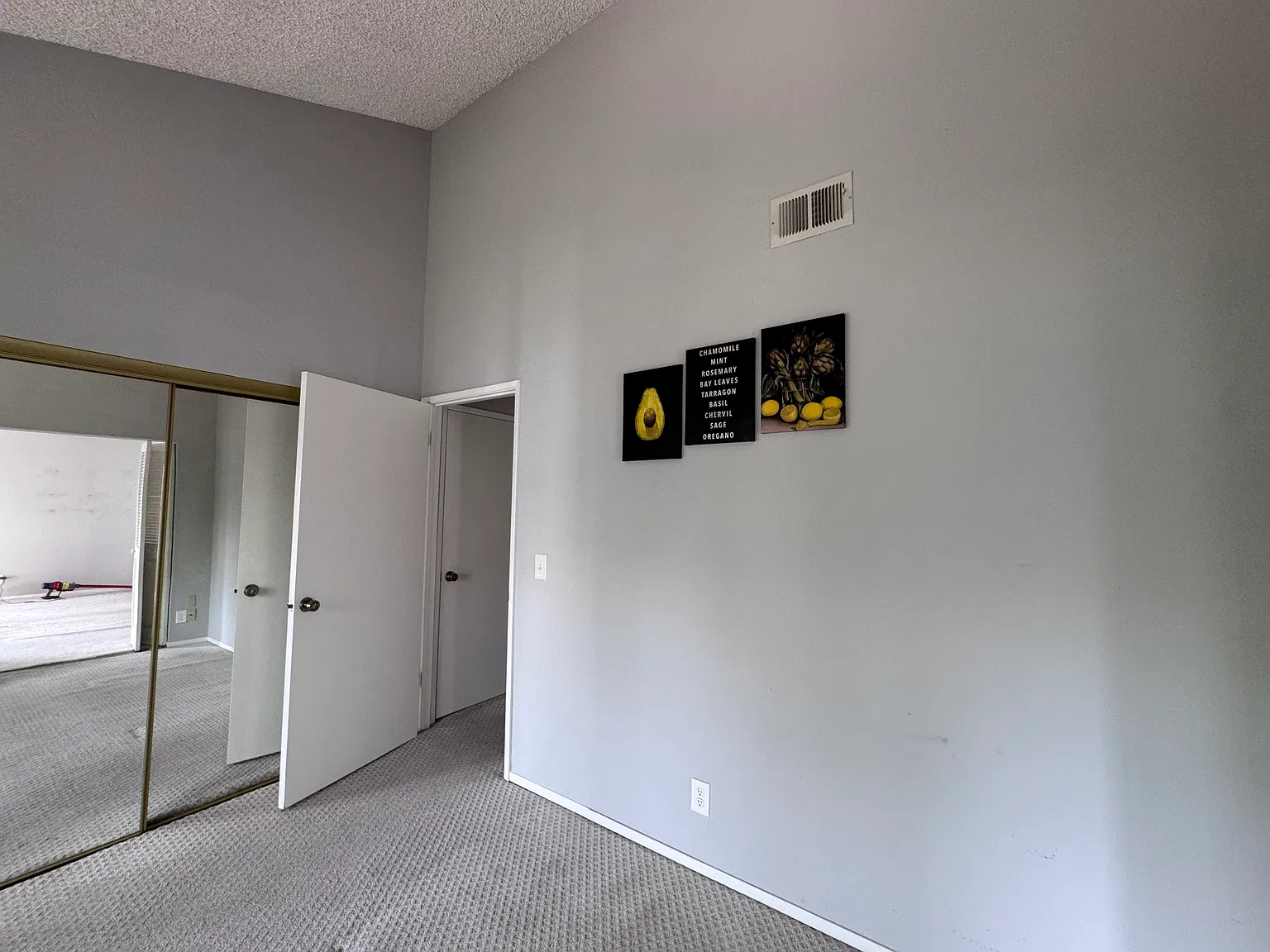 2 bed, 1000 sqft, $3,500 — Photo 4
