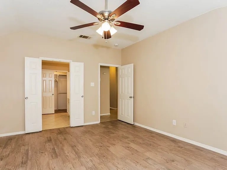 616 Saint Eric Dr — Photo 6