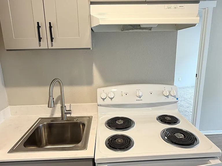 Badger & Blue Lake Apartments — Photo 43