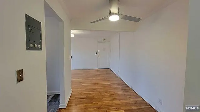 2333 Hudson Ter #E3 — Photo 5