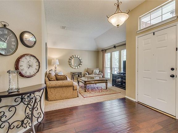 3rd image of 9805 Presthope Dr