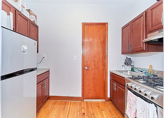 2nd image of 535 E 81st St APT 3B