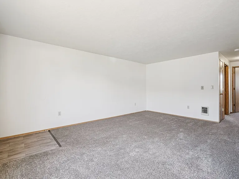 Ridgeland Apartments — Photo 11