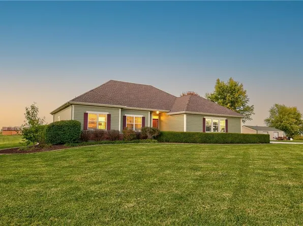 36308 E County Line Rd, Lone Jack, MO 64070