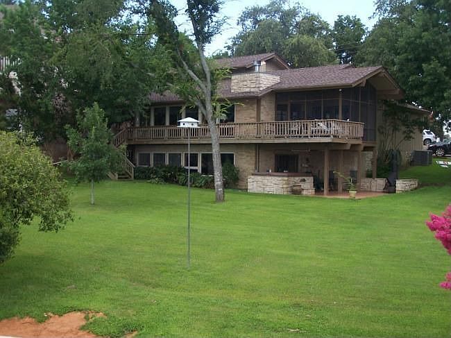 1st image of 105 Shoreline Dr