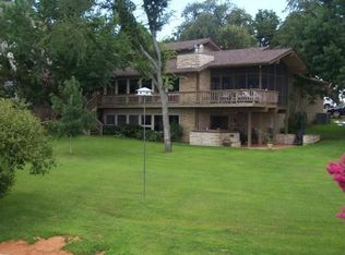 105 Shoreline Dr, Malakoff, TX 75148