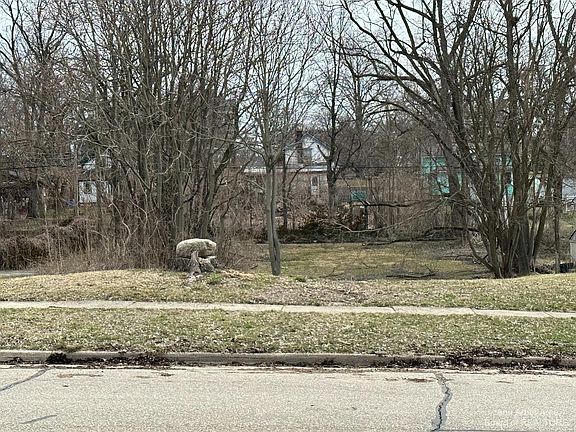 2nd image of 620 Norris St