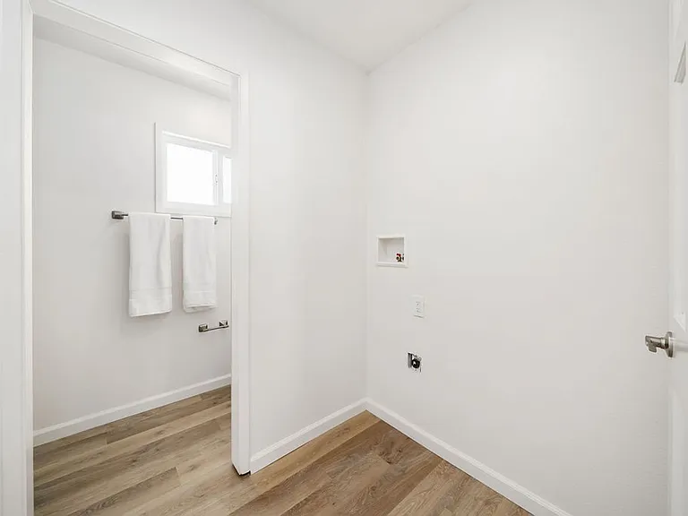 450 Manhattan Ave — Photo 27