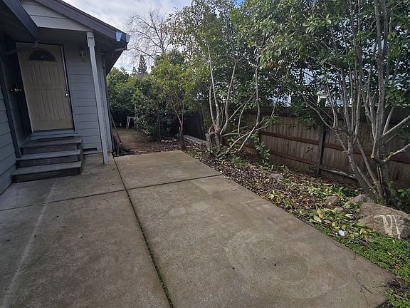 3rd image of 3320 La Canada Dr