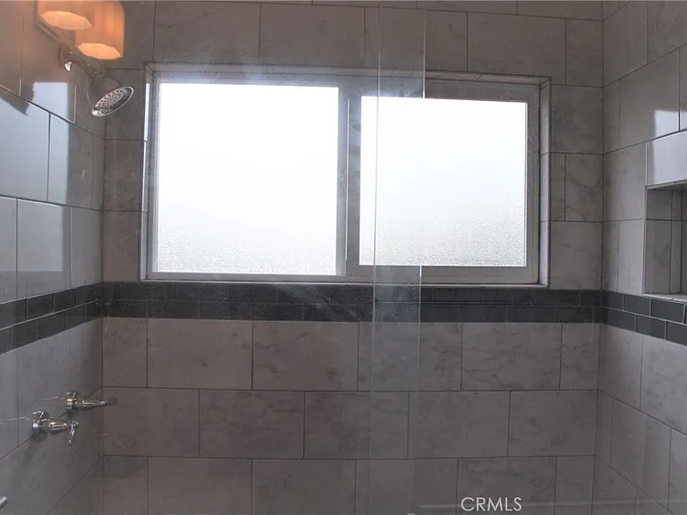 3035 Kathleen St — Photo 36