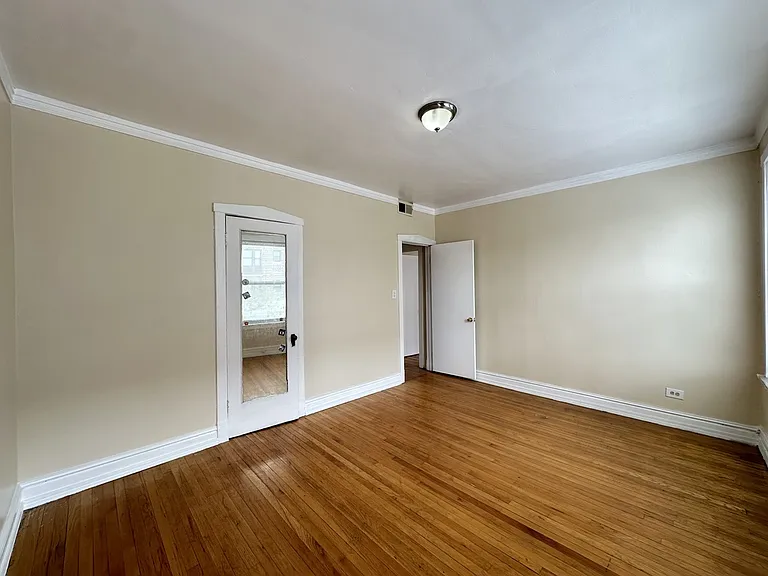 1670 W Pratt Blvd #3 — Photo 17