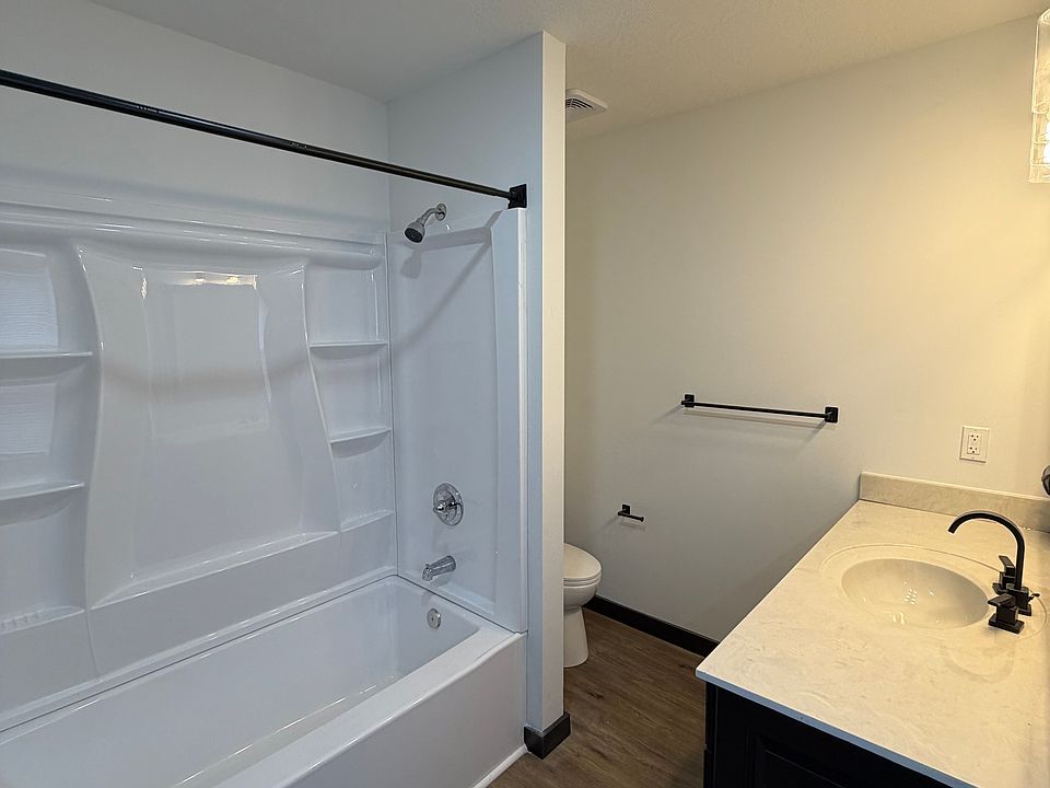 1st image of 2045 Litchfield Ave