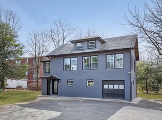 13 Memorial Pkwy, Atlantic Highlands, NJ 07716