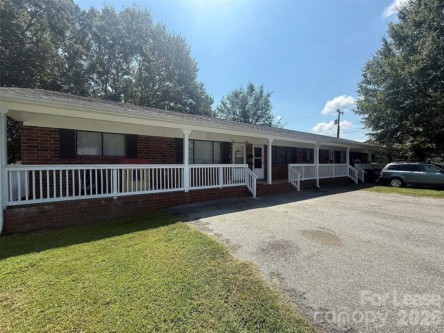 2 bed, 1.0 bath, 763 sqft, $1,075 — Photo 2