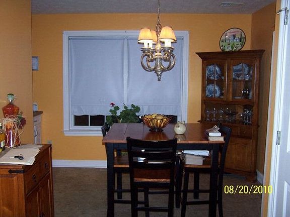 4th image of 925 Charleston Ct