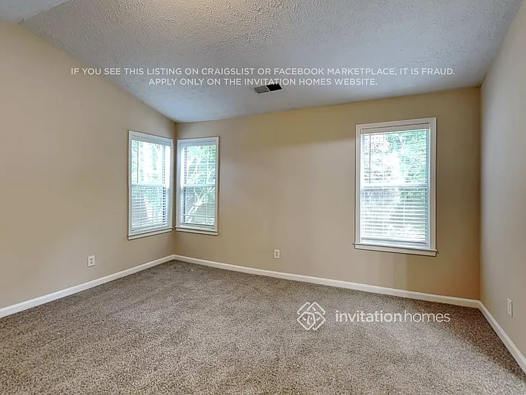 213 Highpoint Xing — Photo 10