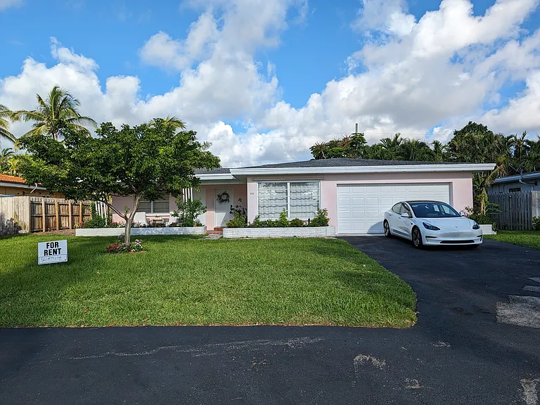 177 NE Spanish Ct — Photo 40