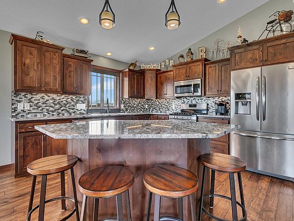 5th image of 24190 Crabapple Ct