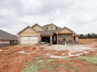 9017 Stark St, Edmond, OK 73007