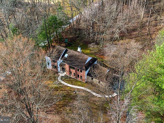2nd image of 2797 Brintons Bridge Rd