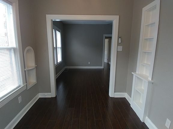 5th image of 209 E Rosewood Ave #4