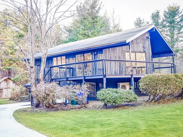 506 Skyline Trl, Chester, MA 01011