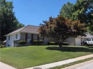 709 N Apache Dr, Independence, MO 64056