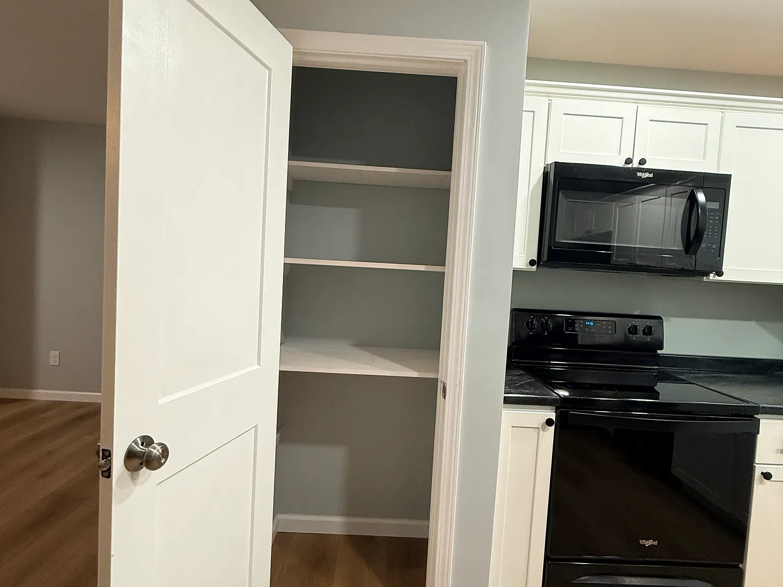 3 bed, 960 sqft, $1,800 — Photo 4