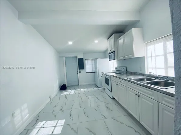 3100 NW 86th St, Miami, FL 33147
