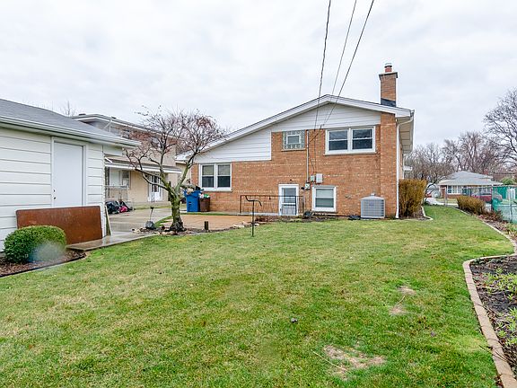 4th image of 10825 Laramie Ave