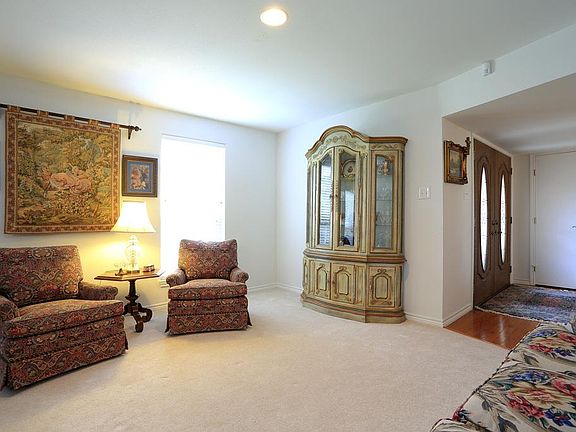 3rd image of 2902 Beluche Dr