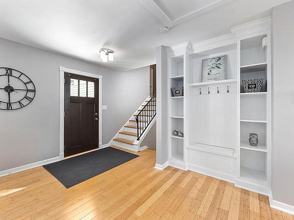 3rd image of 1307 Brush Hill Cir