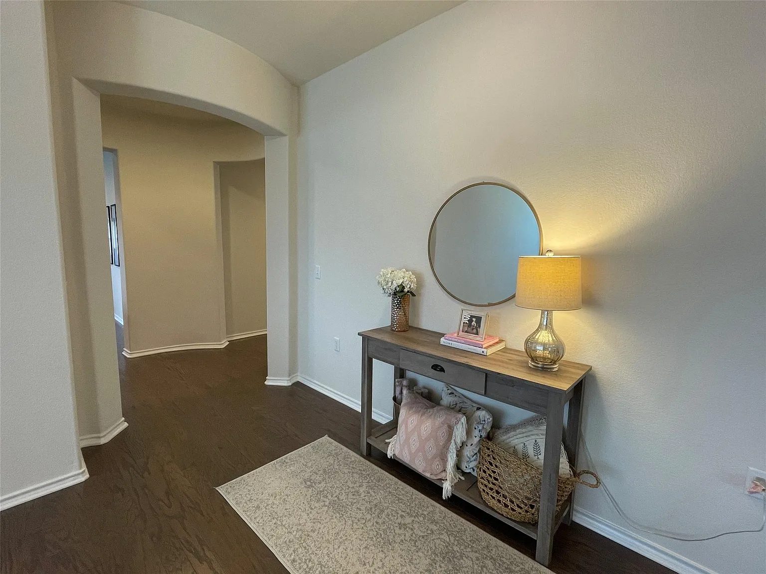 3 bed, 2.0 bath, 2158 sqft, $2,150 — Photo 3