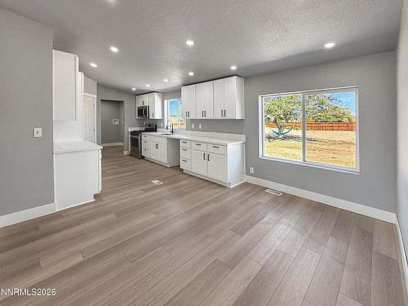 3rd image of 5510 Vanessa Dr