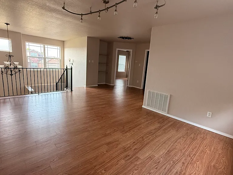 608 Ridge Point Dr — Photo 19