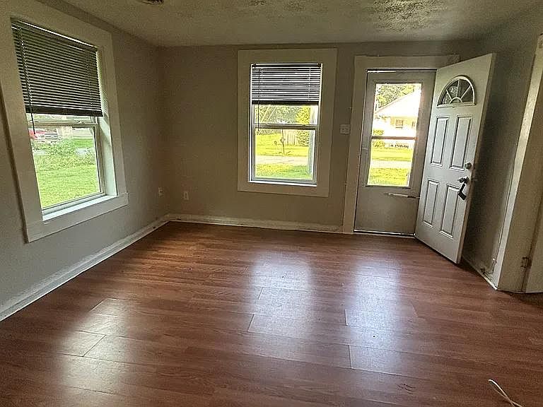 1st image of 41 Ainsworth Ln