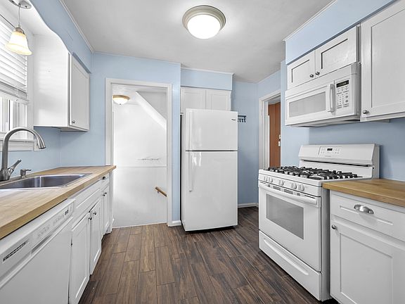 2nd image of 2226 E Farnum Ave
