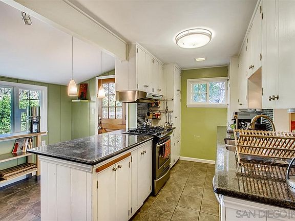 5th image of 1001 Rosario Ln