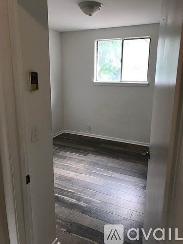 2nd image of 2924 Torbett St #C