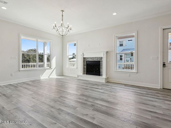 5th image of 116 Bay Oaks Dr
