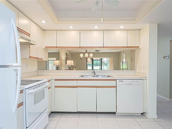 5th image of 7360 Saint Ives WAY #2109