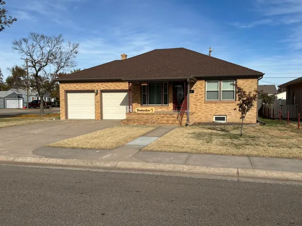 3020 Meadowlark Ln, Great Bend, KS 67530