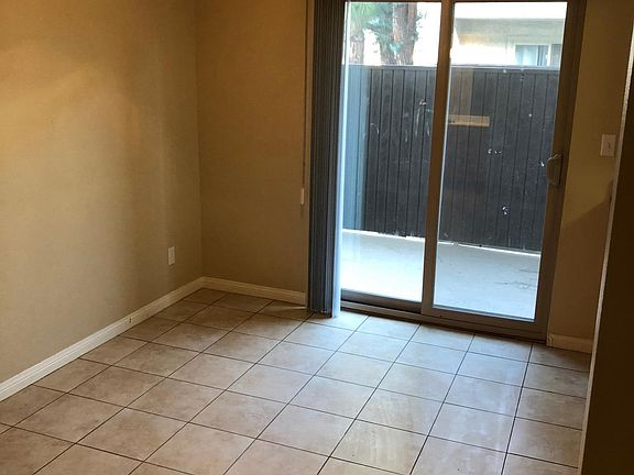 Kitchen dining area