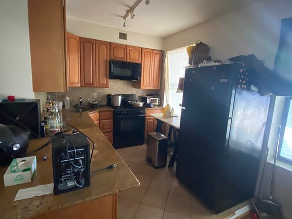 5th image of 338 Hamilton Ave APT 2