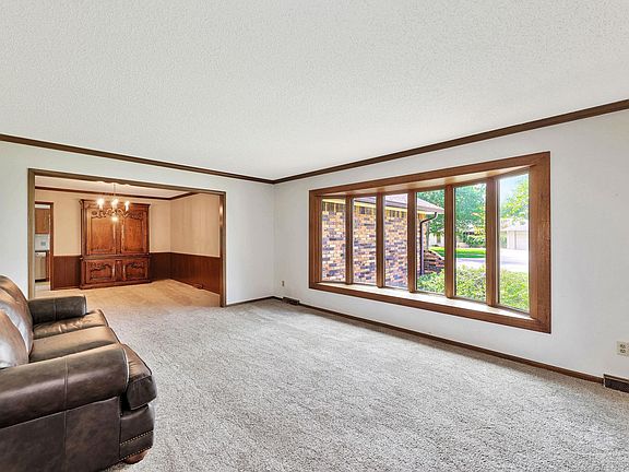 4th image of 8210 E Brentmoor Ln