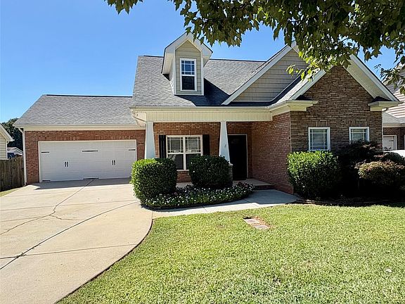 3rd image of 402 Church St