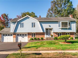 5 Cowpen Rd, West Haven, CT 06516
