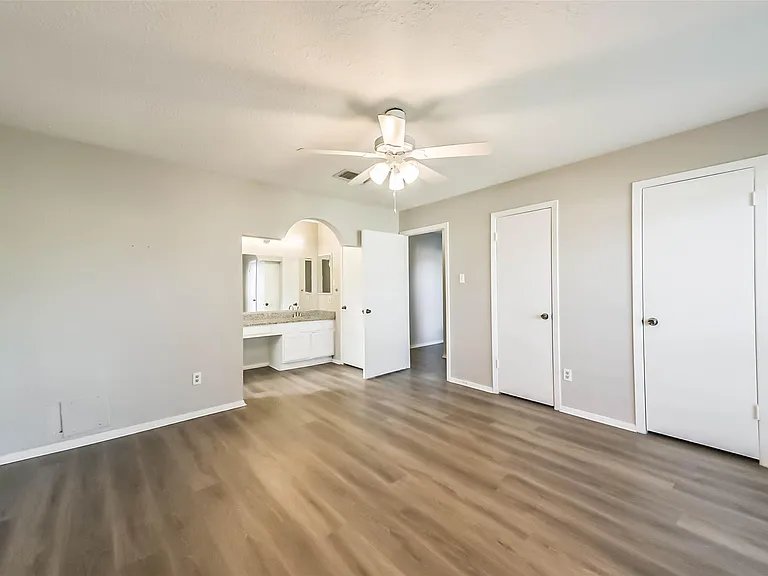 2406 Pilgrims Bend Dr — Photo 27