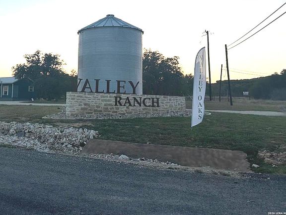 3rd image of 207 Crescent LOT 207